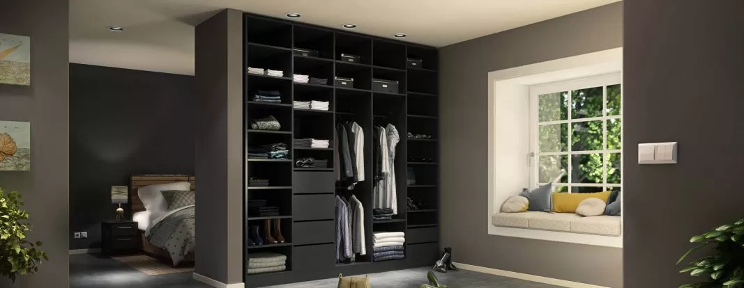 Customised narrow wardrobe