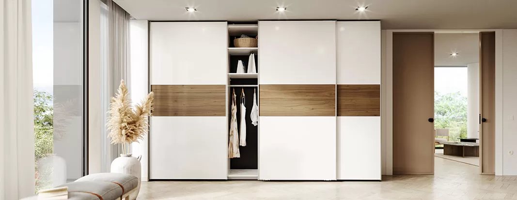 Sliding door wardrobe in the bedroom