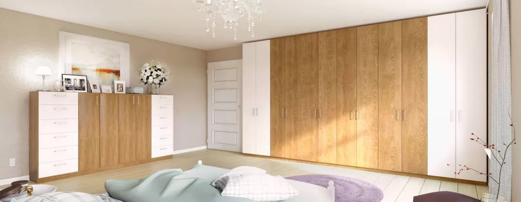 Armoire dans la chambre à coucher dans une niche murale