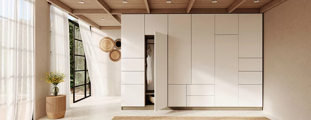 Garderobeskab i soveværelset